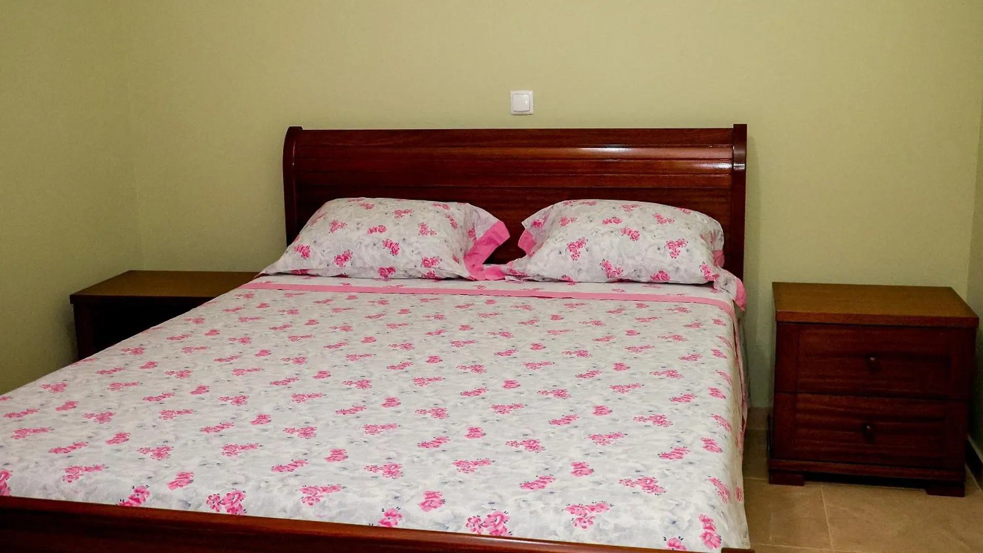 Fadias Quartos - Rooms Ribeira Grande Homestay